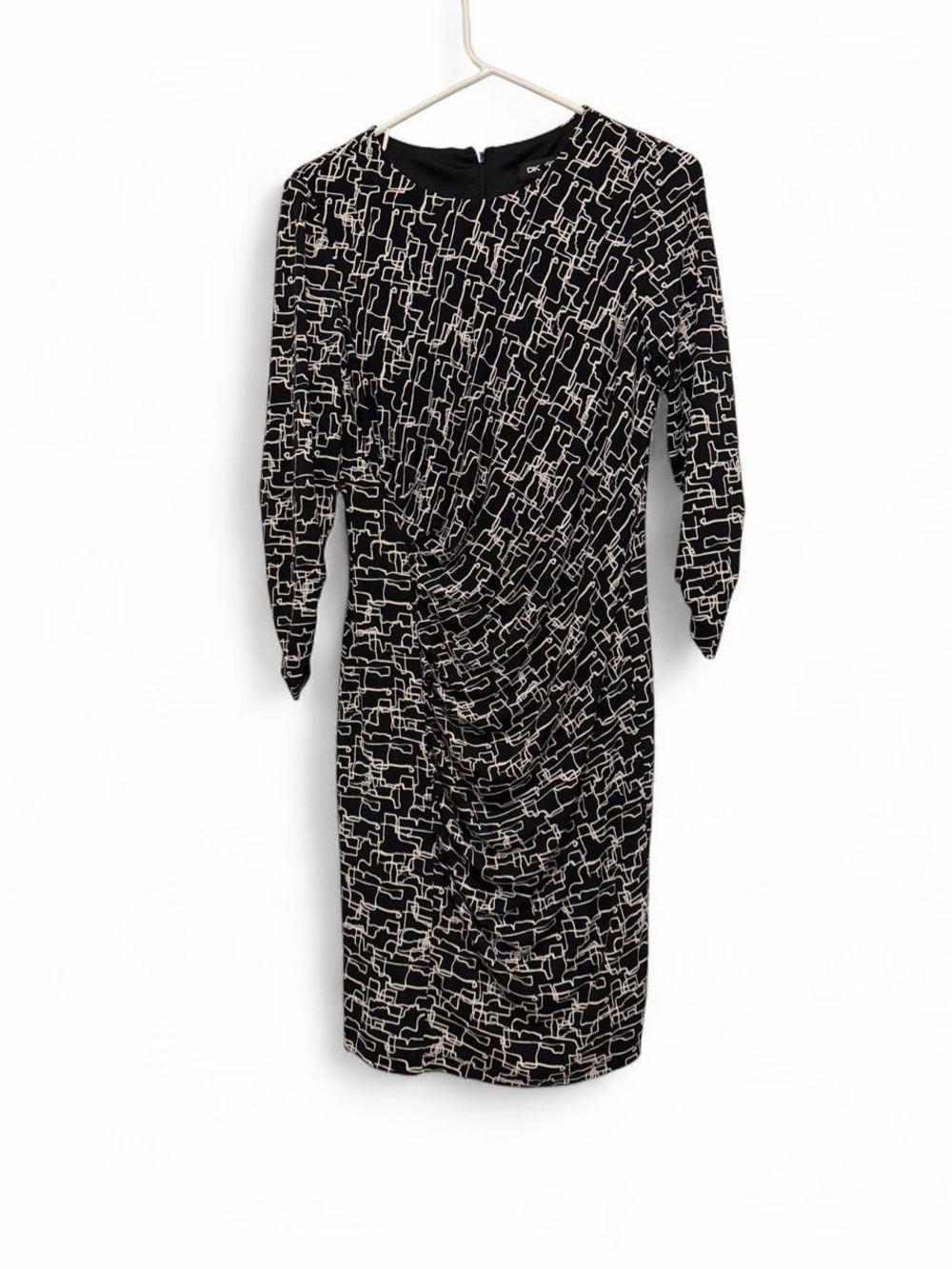 DKNY Black and White Abstract Print bodycon sheath dress w/ 3/4 sleeves- Size 10